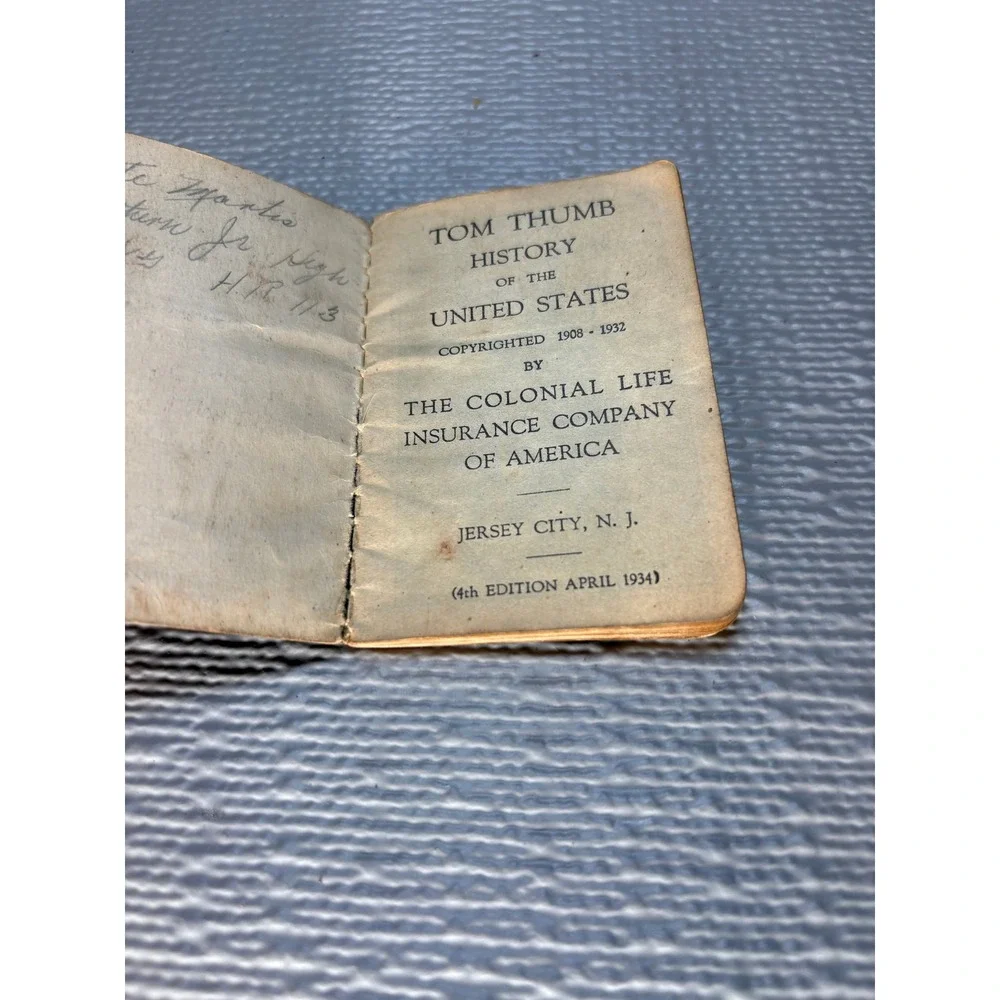 Vintage 1934 Tom Thumb History of the United States‎ Miniature Book 4th Edition